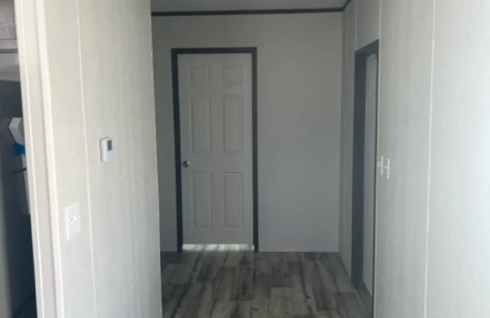 Landmark 40-LM16401L-Bedroom