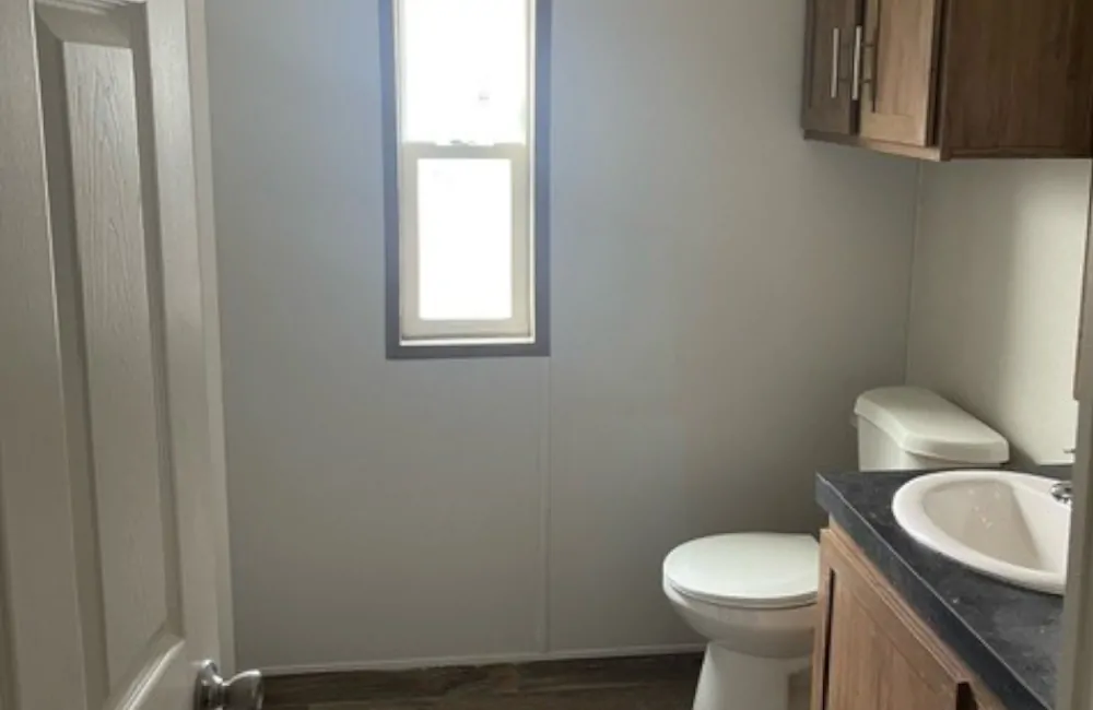 Landmark 50 – LM16502L-Bathroom3 Landmark 50 - LM16502L-Bathroom3