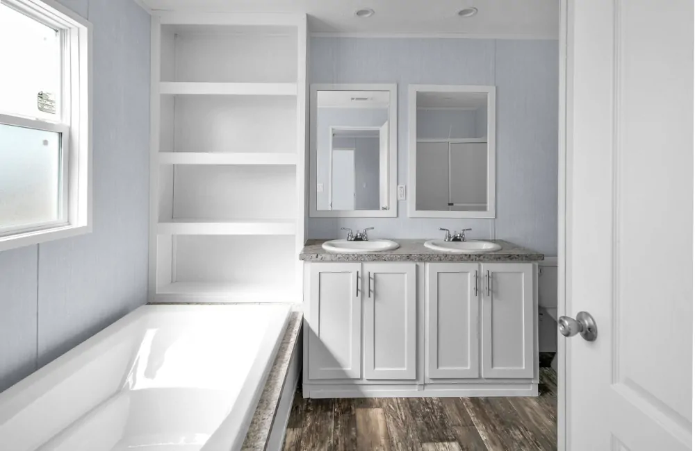 Maxx ELITE 76R-Bathroom Maxx ELITE 76R-Bathroom