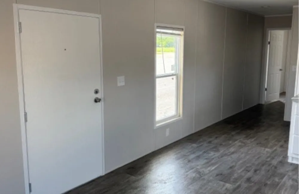 Fleetwood Valu 40 - V414401U-FrontDoor