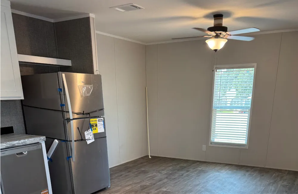 Fleetwood Valu 40 - V414401U-Kitchen2